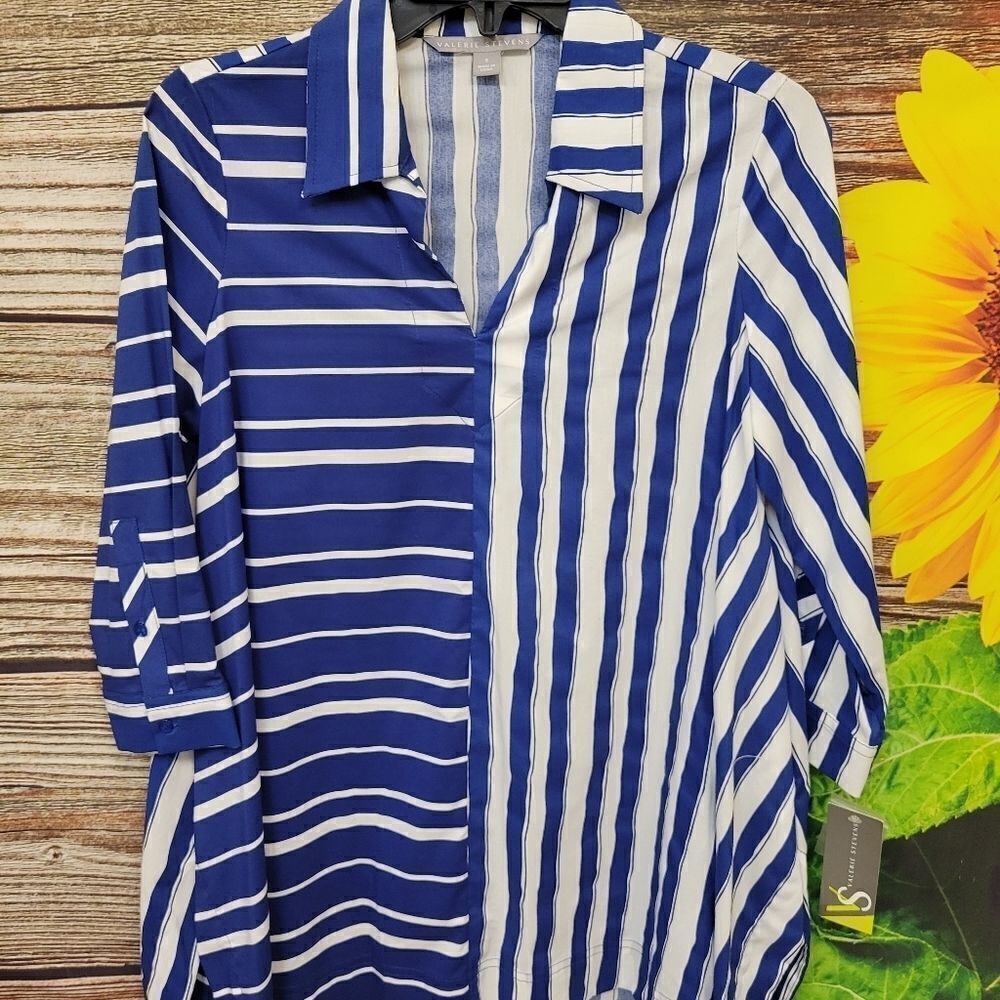 Valerie Stevens tunic length top small blue/white NWT